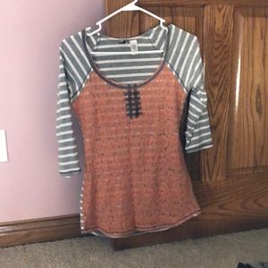 Gray stripped 3/4 sleeve top